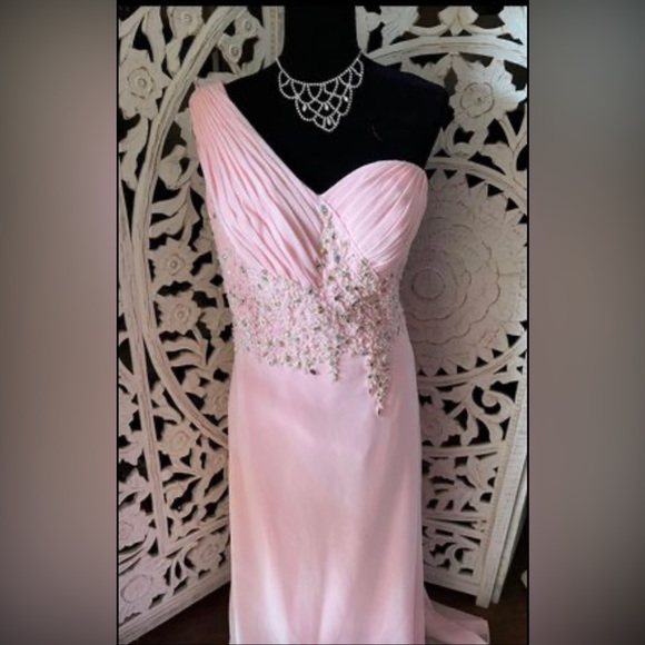 Barbie Pink formal dress - Picture 1 of 3